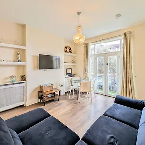 Town Centre House For 6 Guests Holiday home Bournemouth