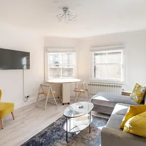 Flat In Centre Apartment Bath