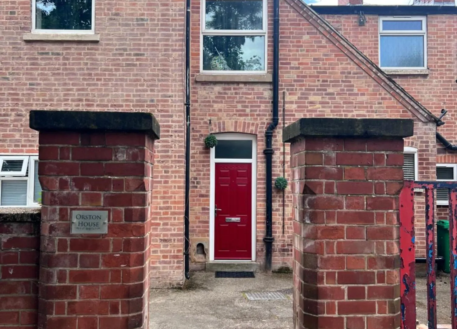 On The Avenue Apt 3 Nottingham Apartment
